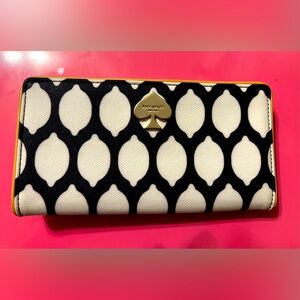 Kate Spade Bifold wallet